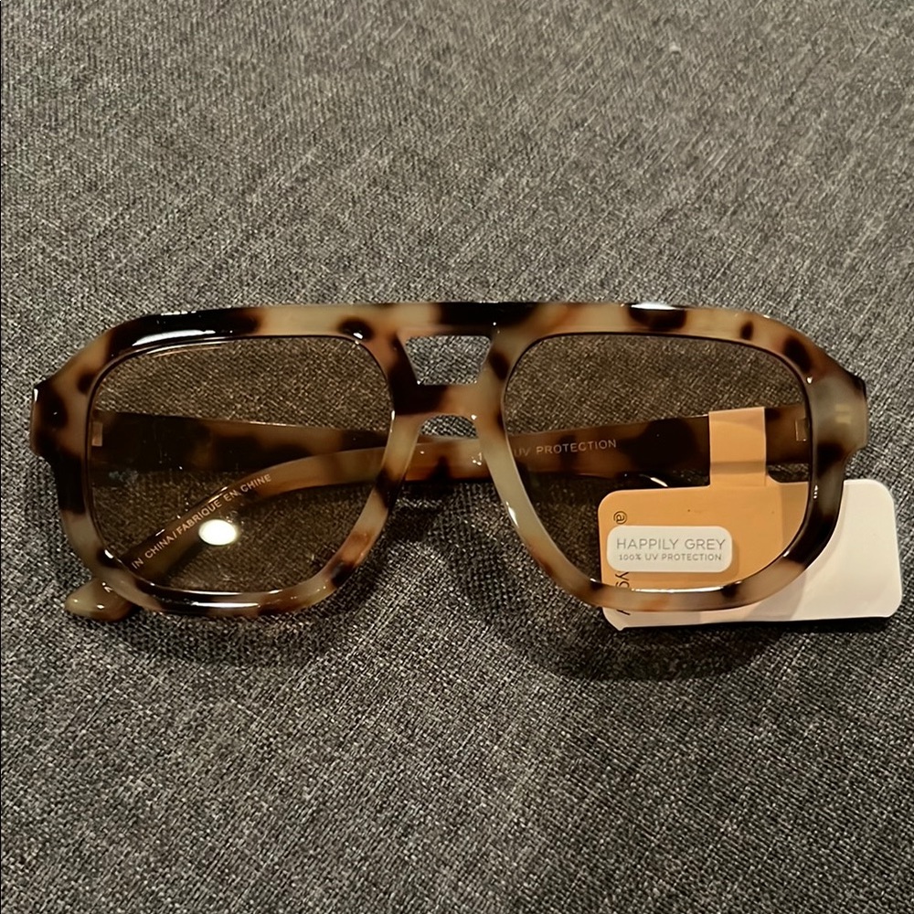 Tortoiseshell Oversized Aviator Sunglasses - Happily Grey